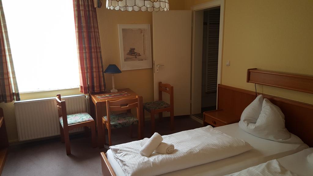 Hotel Ratskeller Luchow Ruang foto