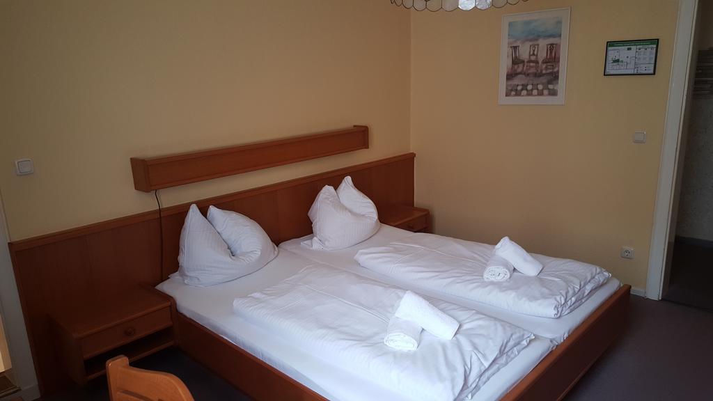 Hotel Ratskeller Luchow Ruang foto